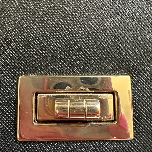 Danier Leather small crossbody - Picture 3 of 7